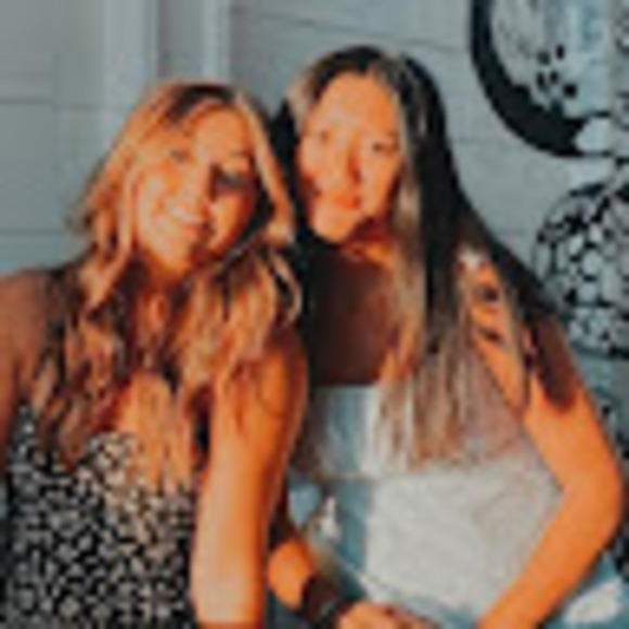 Meet your Posher, Ava - Picture 1 of 1